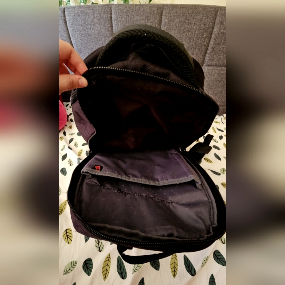 Perry Ellis Backpack - Picture 5 of 5